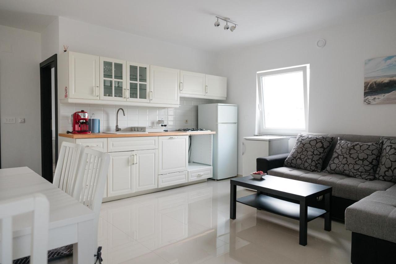 Apartments Zanic With Private Swimming Pool And Sea View Starigrad Paklenica Eksteriør bilde