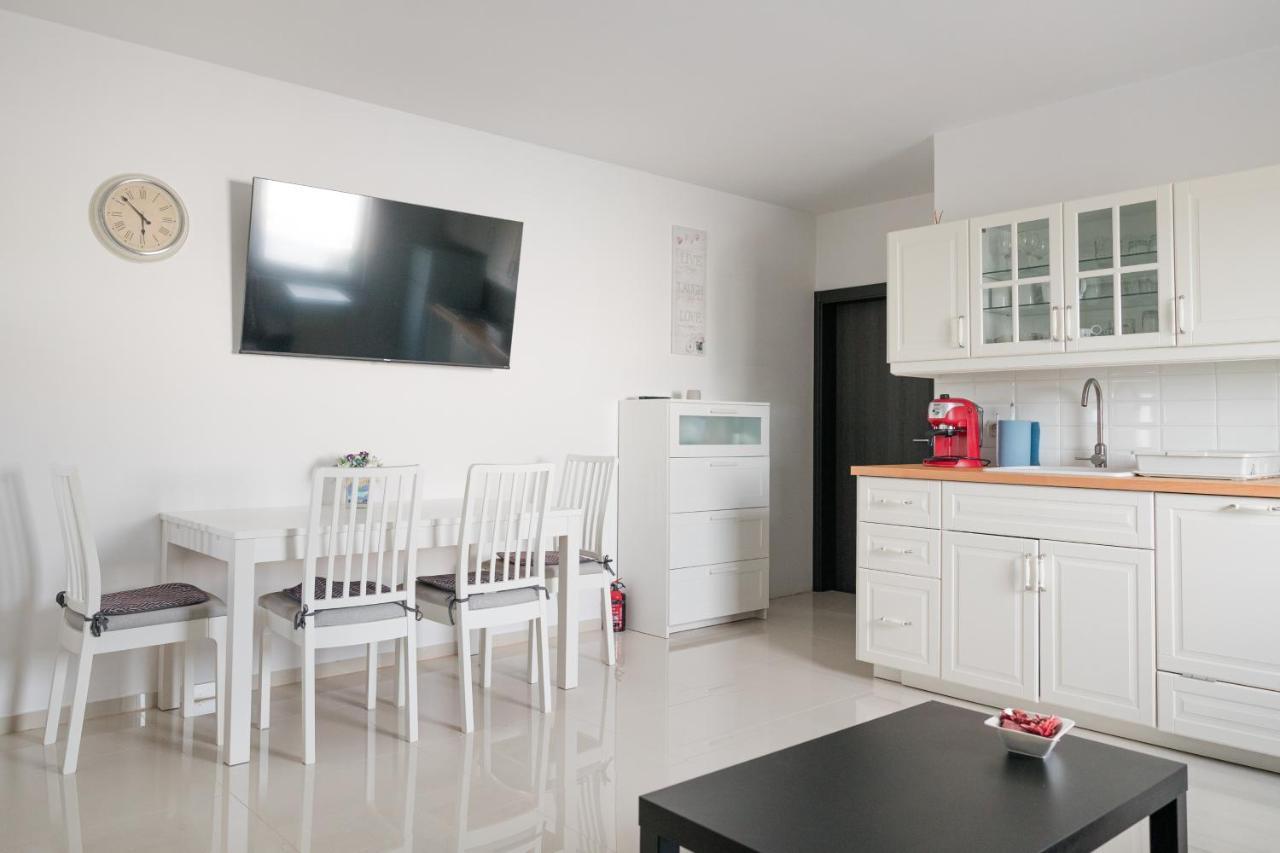 Apartments Zanic With Private Swimming Pool And Sea View Starigrad Paklenica Eksteriør bilde