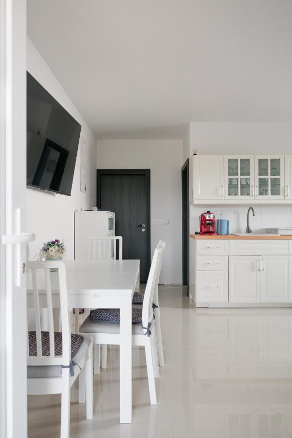 Apartments Zanic With Private Swimming Pool And Sea View Starigrad Paklenica Eksteriør bilde