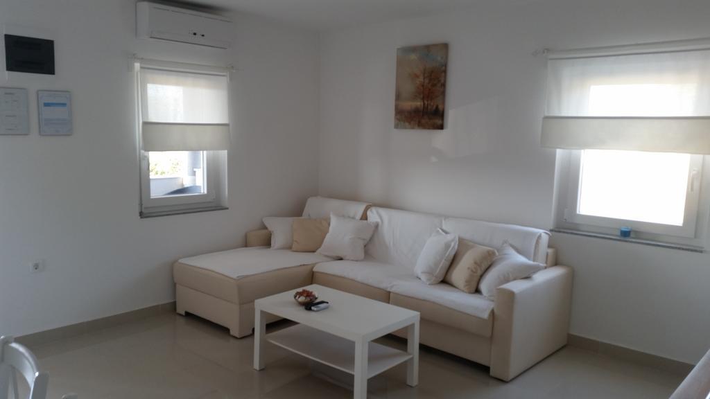 Apartments Zanic With Private Swimming Pool And Sea View Starigrad Paklenica Eksteriør bilde