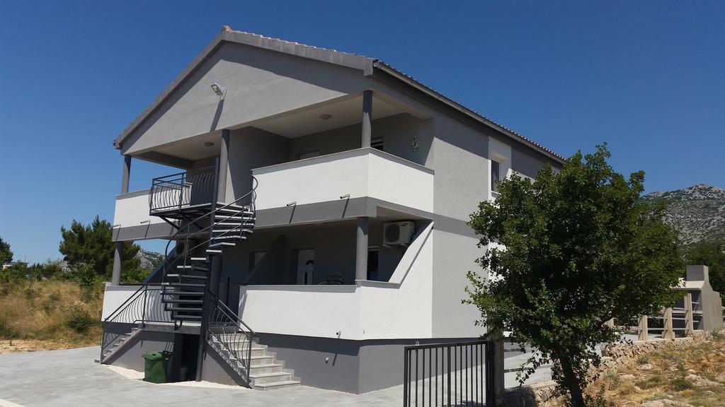 Apartments Zanic With Private Swimming Pool And Sea View Starigrad Paklenica Eksteriør bilde