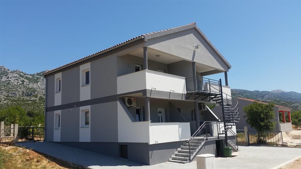 Apartments Zanic With Private Swimming Pool And Sea View Starigrad Paklenica Eksteriør bilde