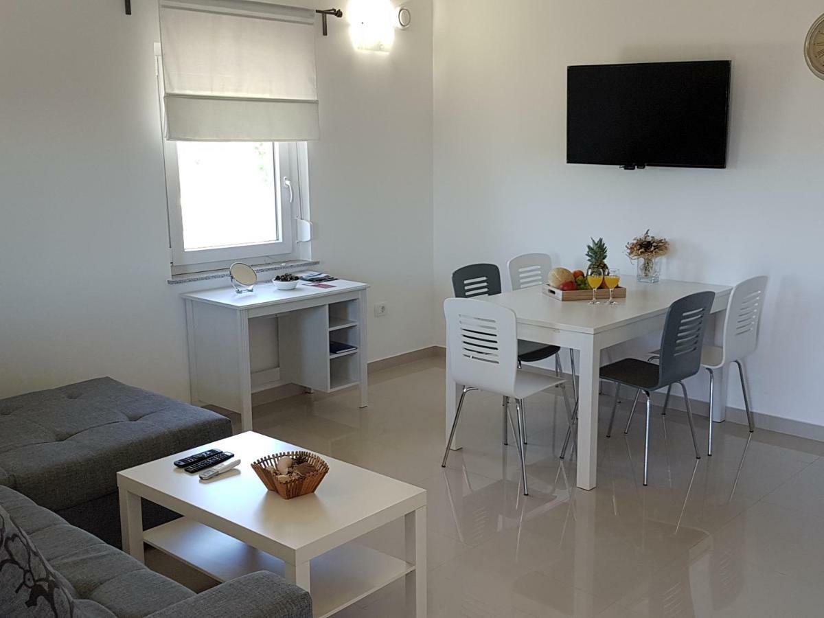 Apartments Zanic With Private Swimming Pool And Sea View Starigrad Paklenica Eksteriør bilde