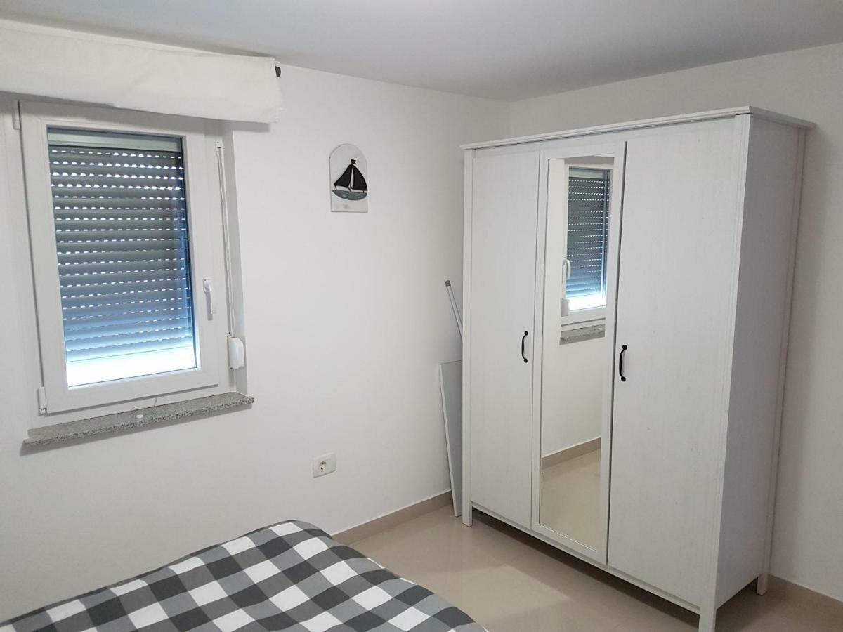 Apartments Zanic With Private Swimming Pool And Sea View Starigrad Paklenica Eksteriør bilde